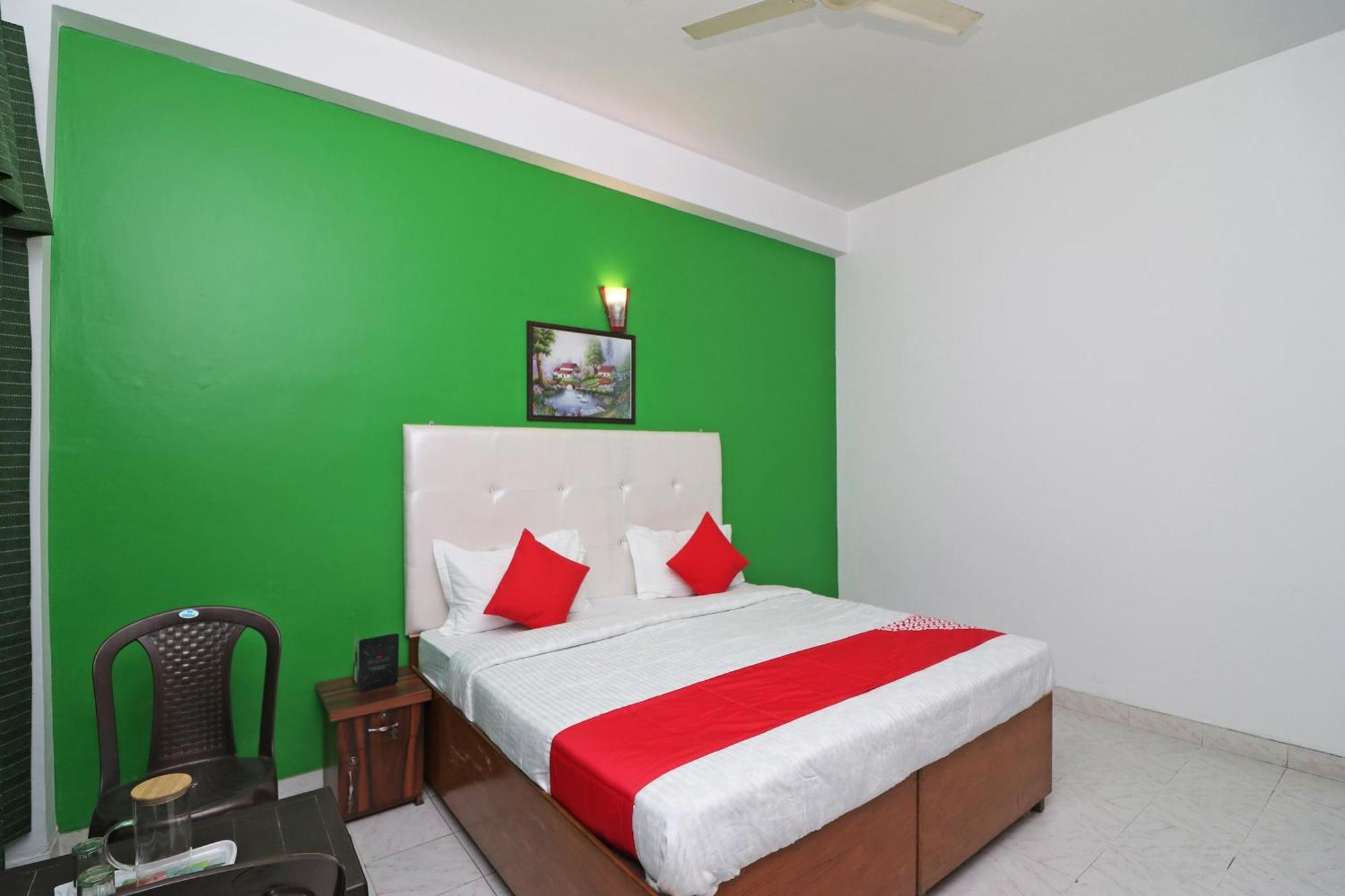 OYO 11926 OOAK Hotel Greater Noida Buitenkant foto