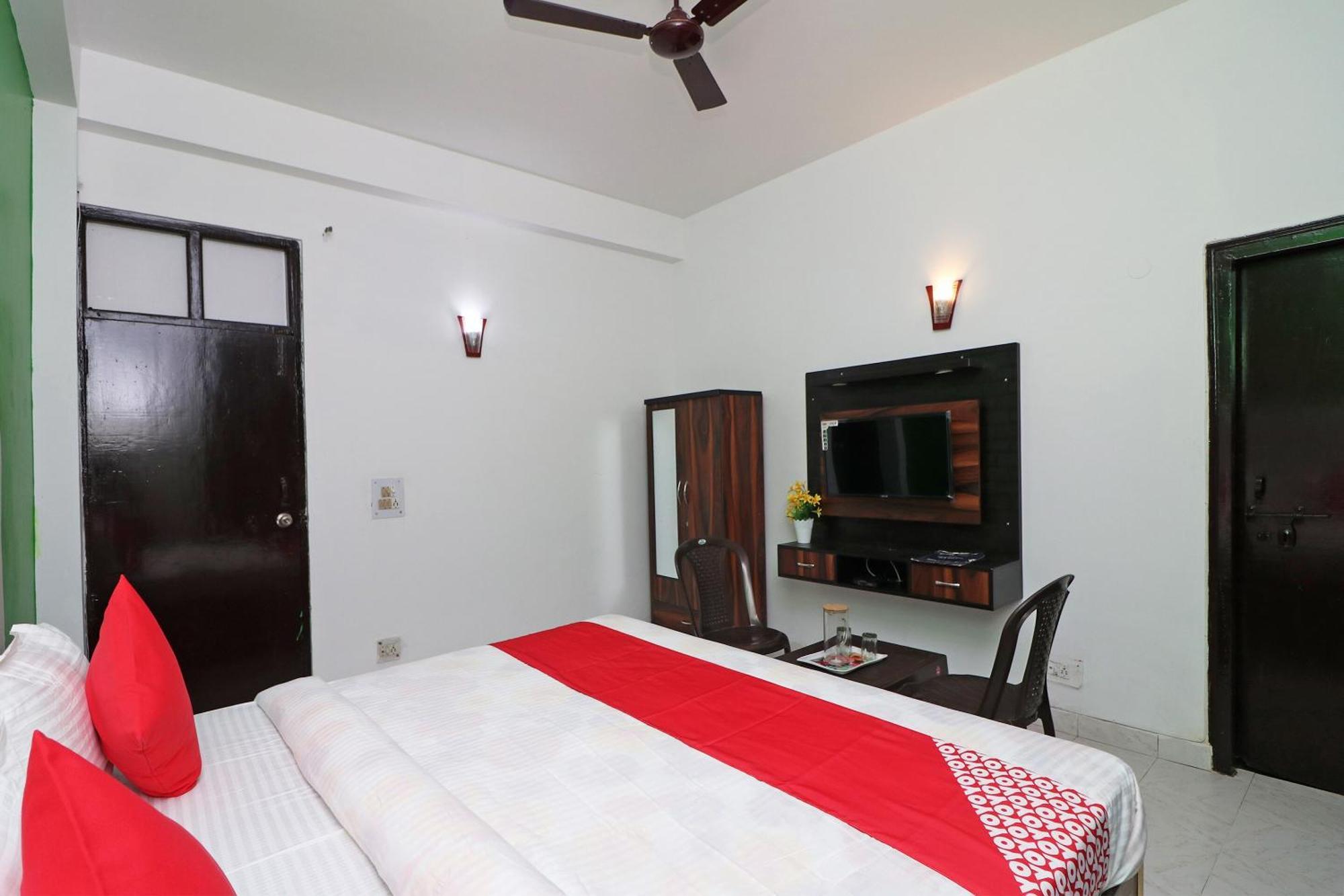OYO 11926 OOAK Hotel Greater Noida Buitenkant foto